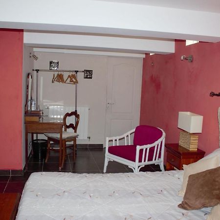 Clot De Felines Chambre Spacieuse Hotell Entrevaux Exteriör bild