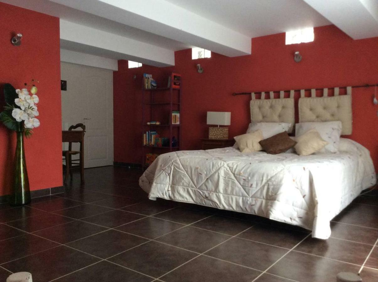 Clot De Felines Chambre Spacieuse Hotell Entrevaux Exteriör bild