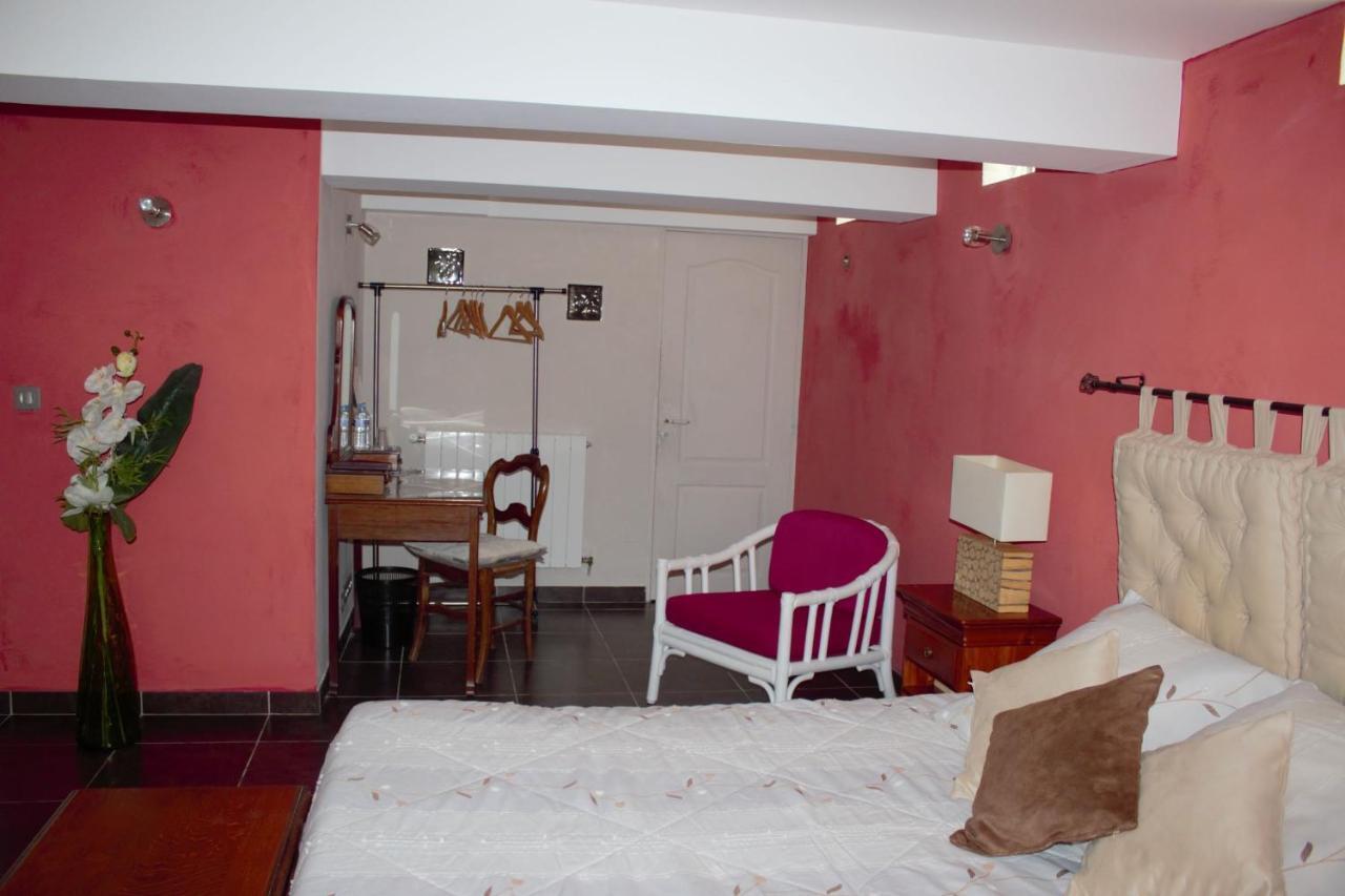 Clot De Felines Chambre Spacieuse Hotell Entrevaux Exteriör bild